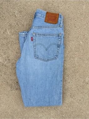 Levi’s 501 Distressed Light Wash Button Fly Cropped Straight Jeans 24